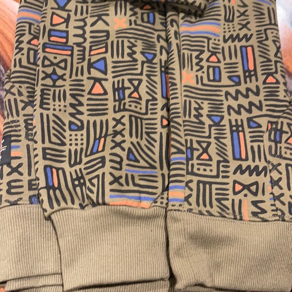 WESC Mike Afroscript Design Gorgeous Unisex Military Olive Color Hoodie - Picture 4 of 5